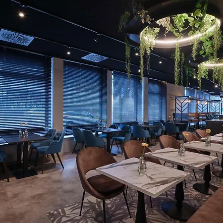 Western Regence 酒店 4*